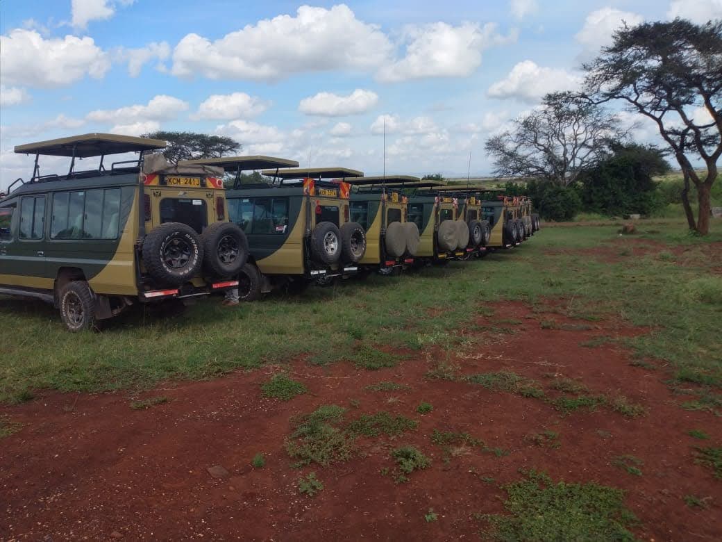 4x4 Land Cruiser safari vehicle in the African bush